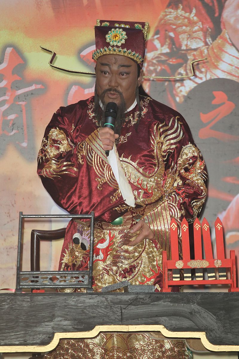 请帮我写1篇600字博客文章主题是：七侠五义包青天