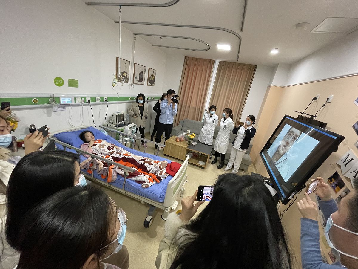 2021年2月2日,成都,探访求婚现场.(如需下载使用,请务必署名:红星新闻