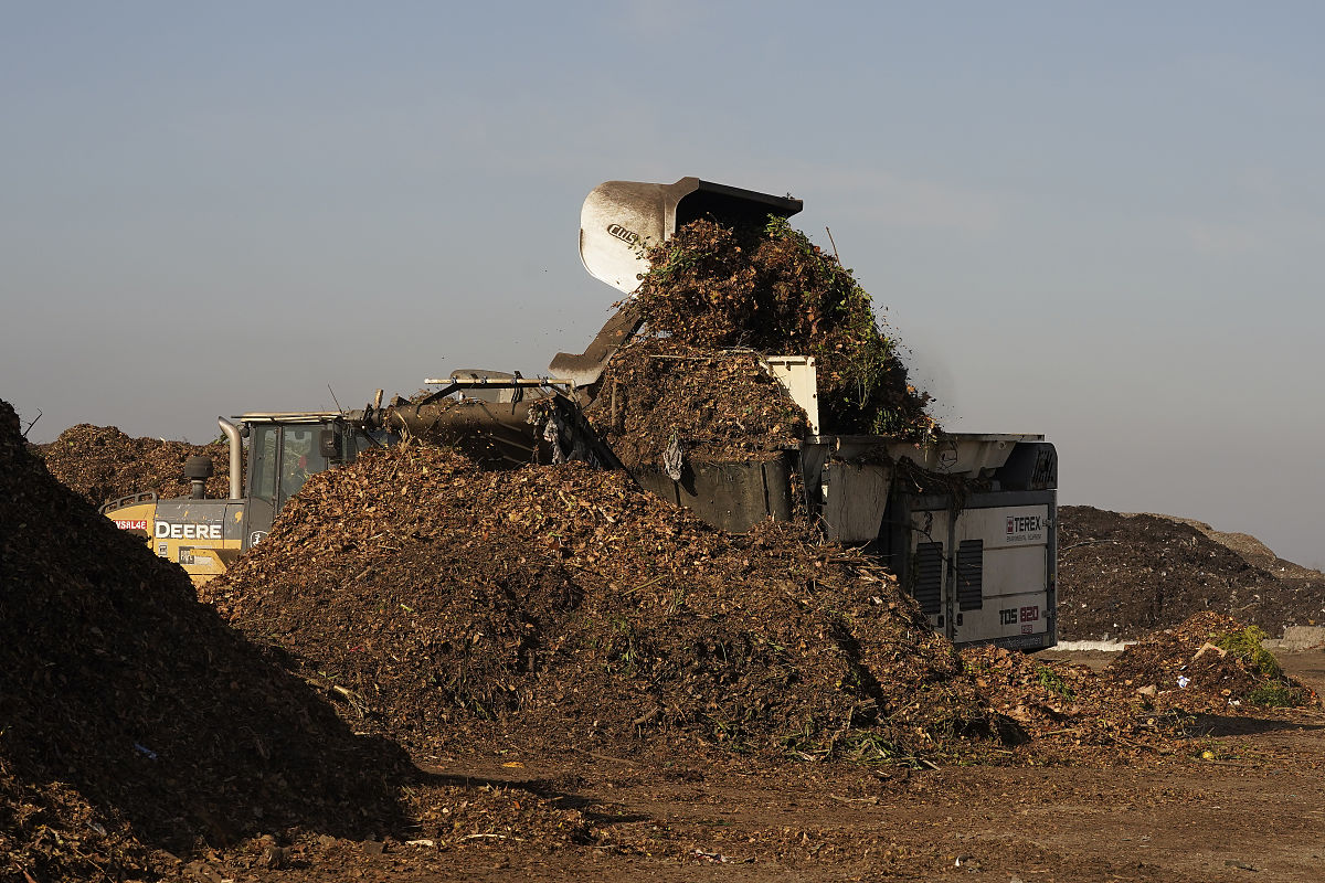废活性污泥处理方法的经济性和环境影响评估