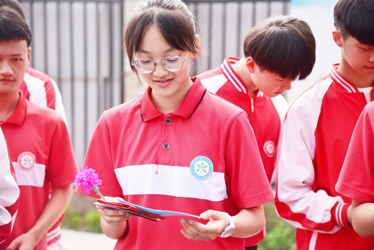 两首原创儿童诗歌 - GPT-3.5 Turbo 为你创作