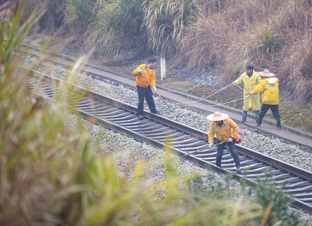 高速铁路有砟轨道维修管理机制：如何实现质量控制