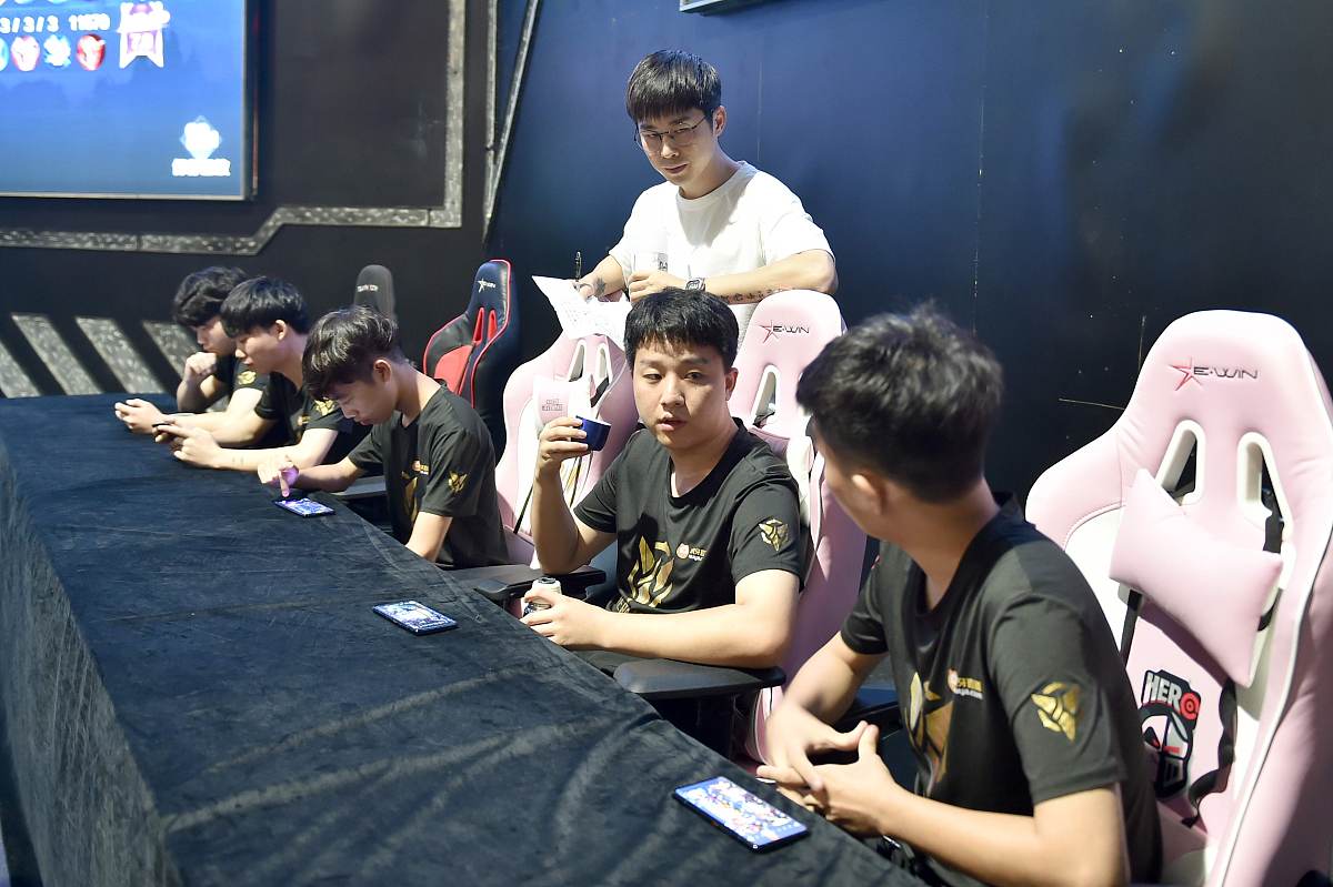 OMG战队上单是谁？现任上单Lilv介绍