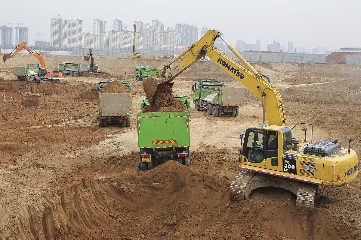 给我一个地基土清运施工方案
