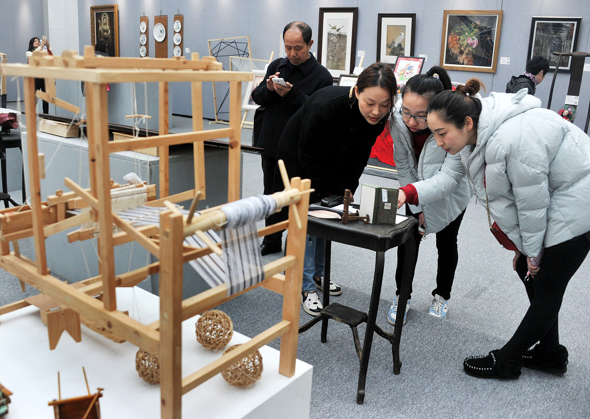 工艺美术专业学习内容：设计、制作、装饰、展示课程介绍