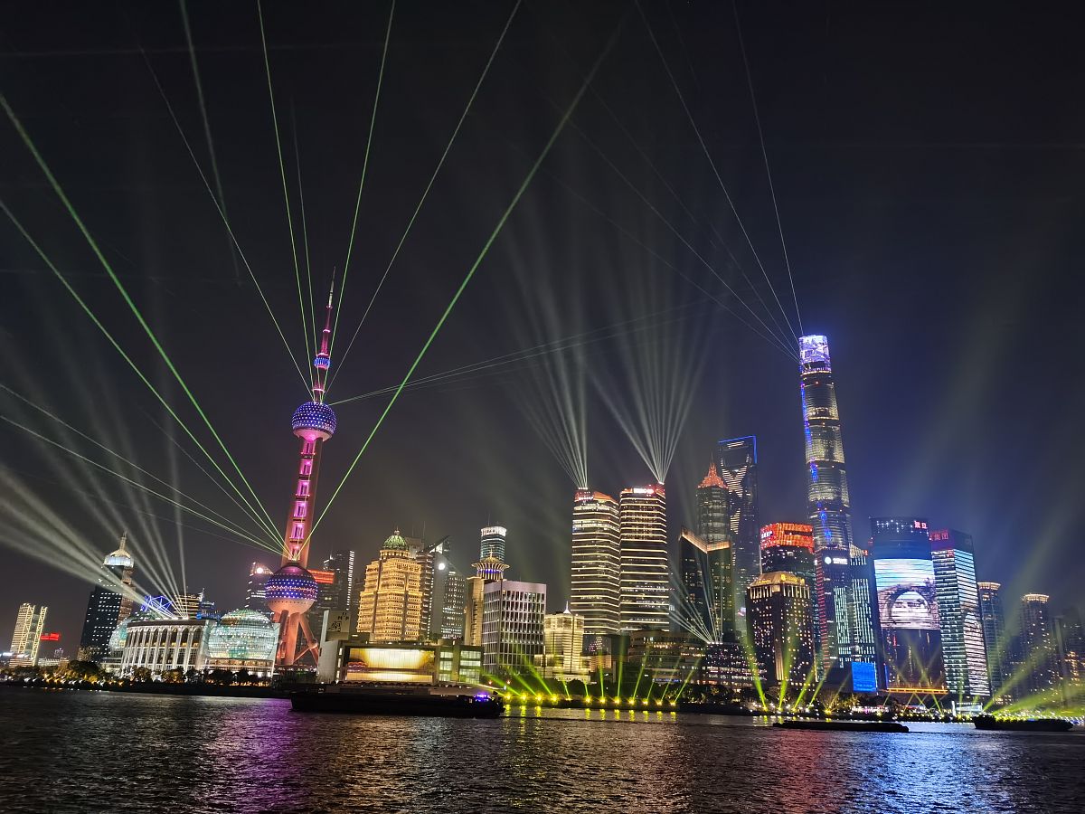 上海市民文化节外滩灯光秀时间安排