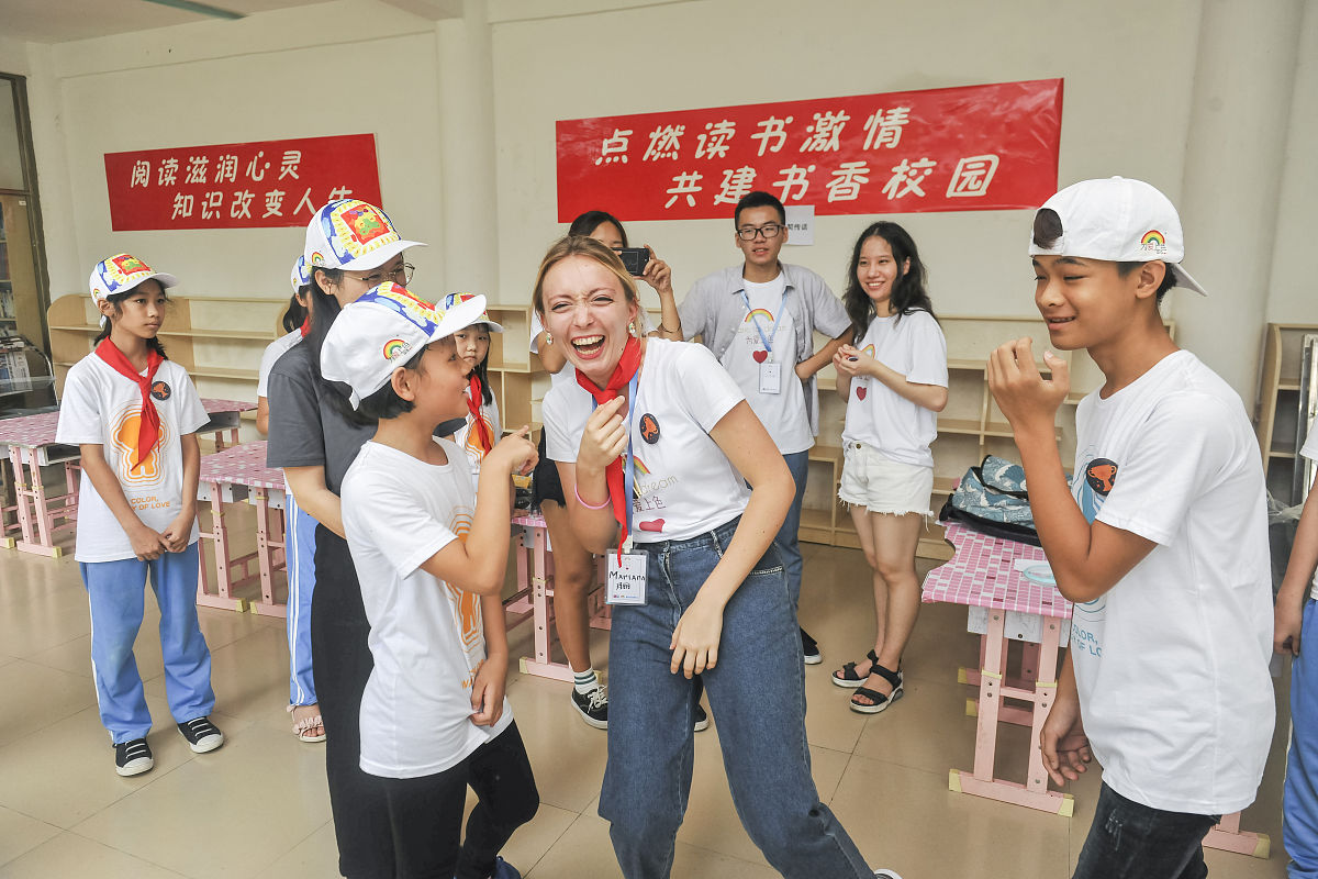 写一篇关于校园公益有我的短视频剧本