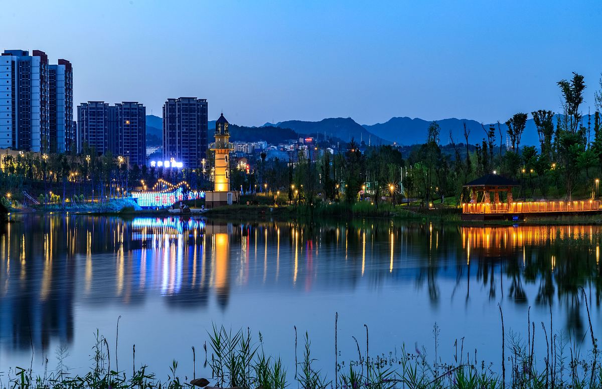 巴中中专学校读几年用发散性思