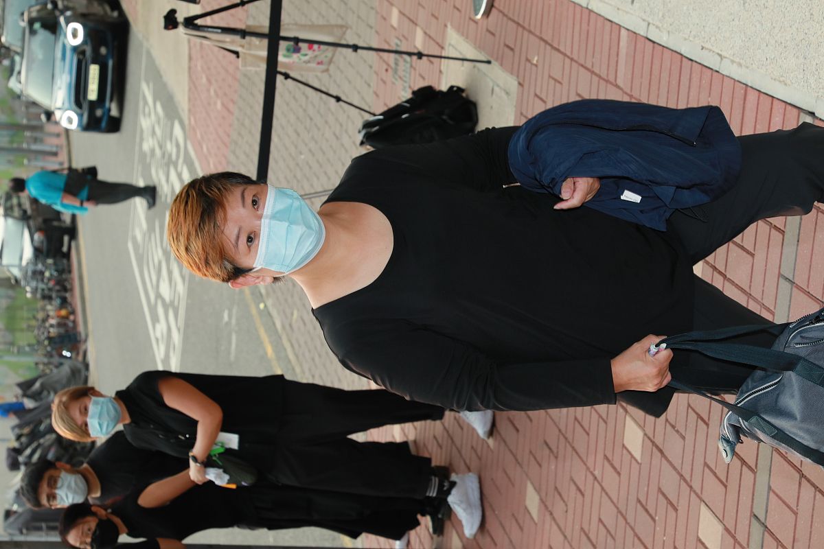 女大学生小丽的监狱生活：手铐、脚镣、白袜和无尽的劳动