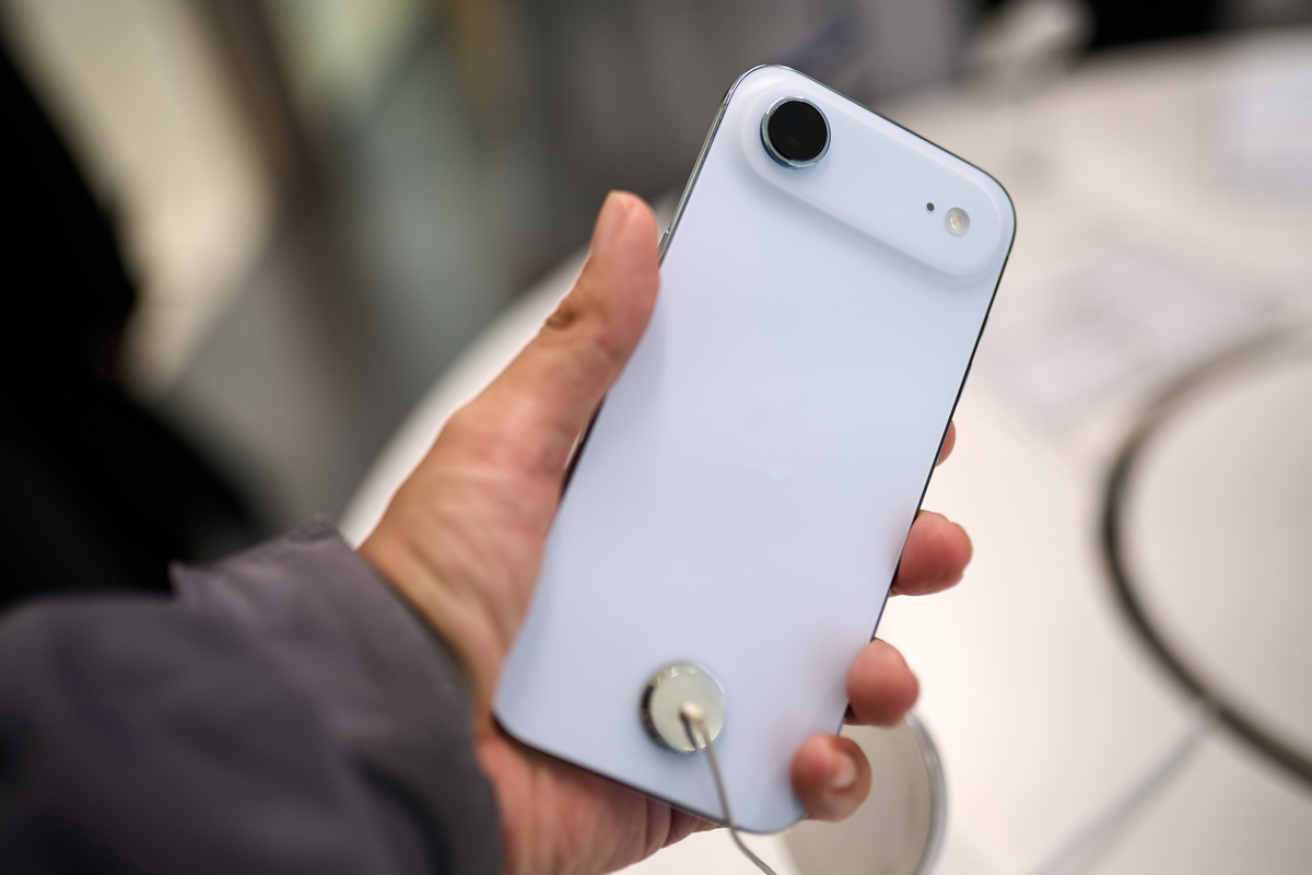 iPhoneAir开售遇冷：从预售秒光到无人问津的市场泡沫解析