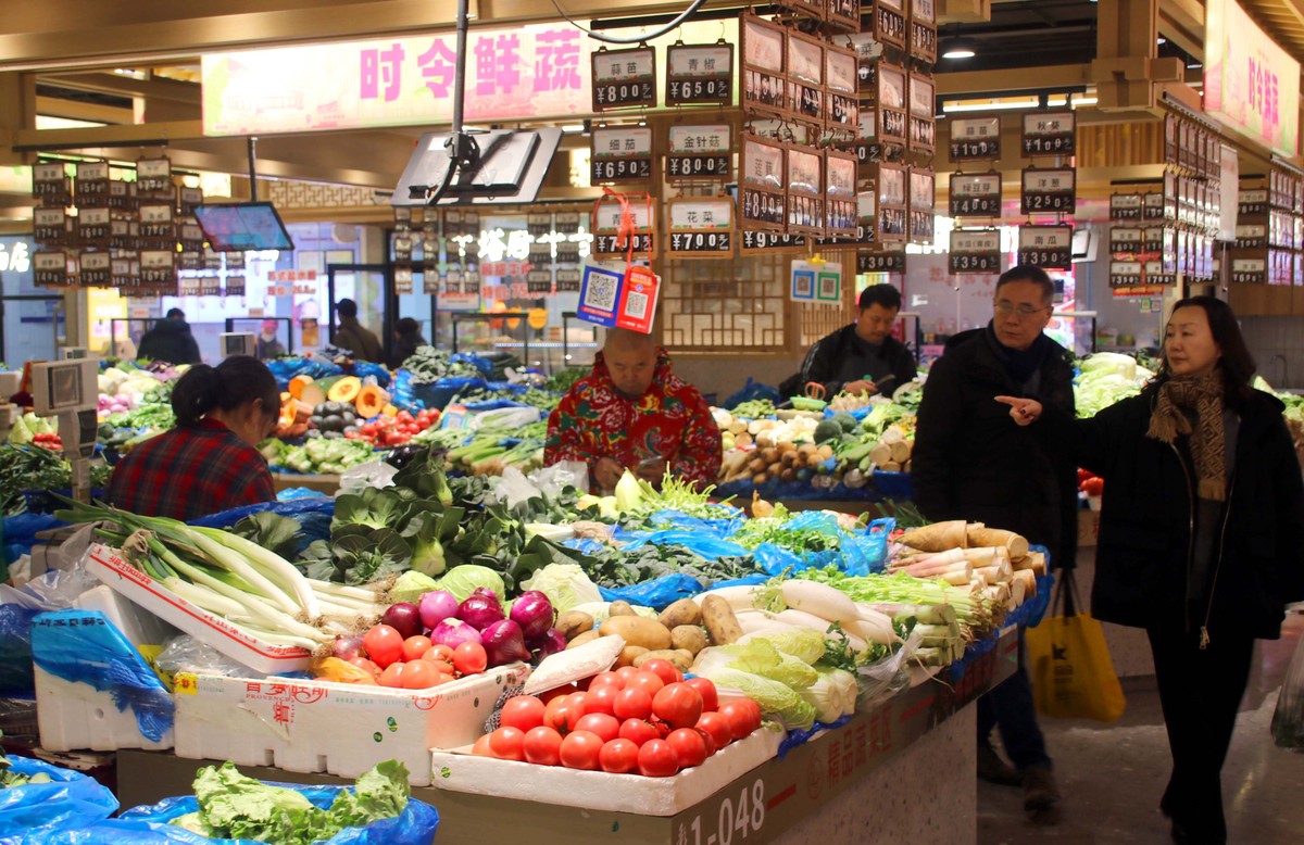 2026年1月19日,江苏省苏州市,市民在姑苏区一家农贸