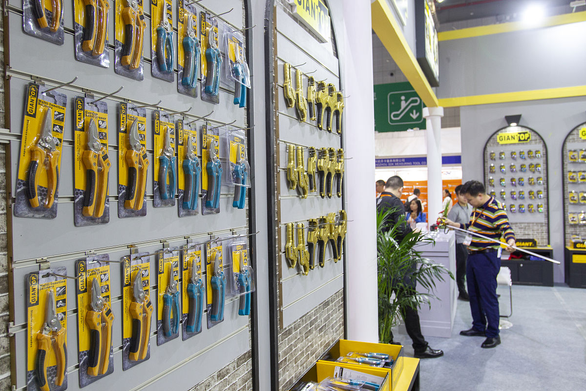 金刚石：从历史发展到广泛应用的学术综述