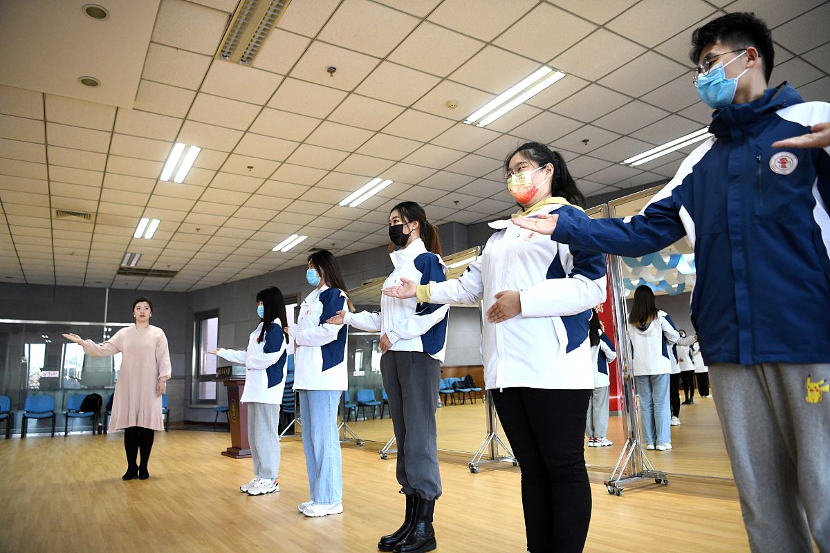 成都卫校男生选什么专业好？适合你的兴趣与发展