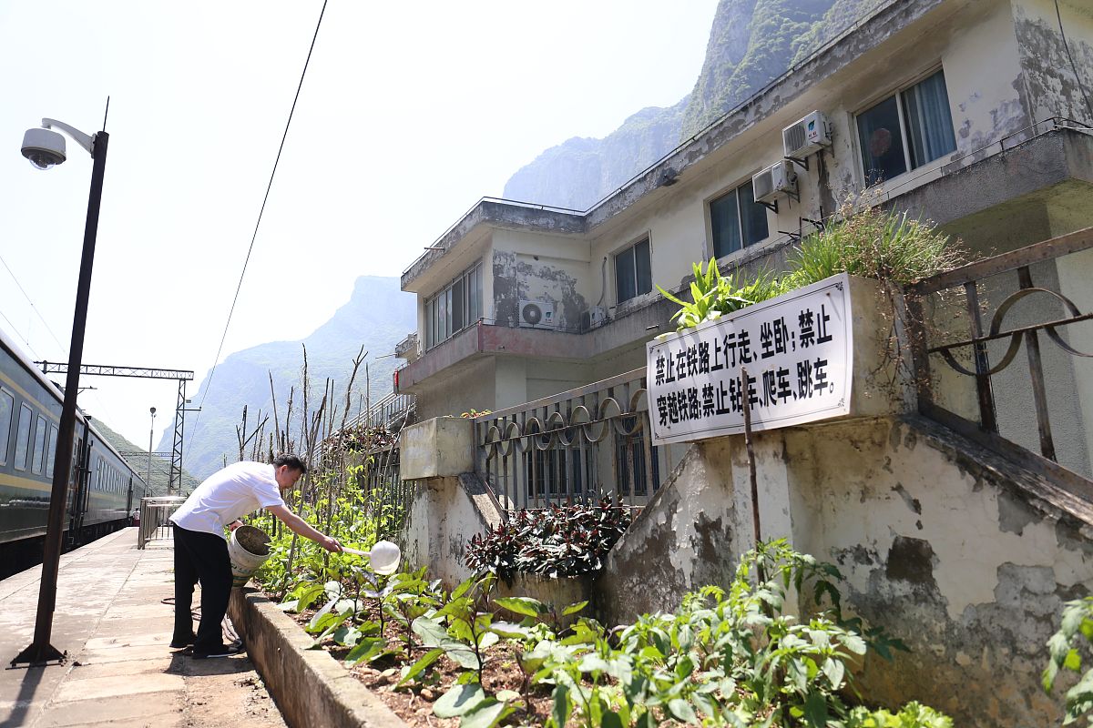 2019年成都铁路工程学校招生章程及计划