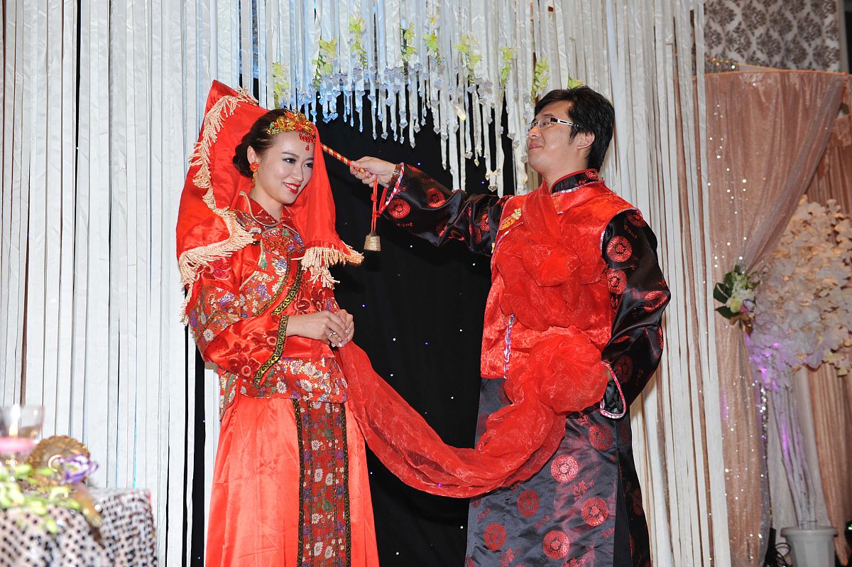 結婚式で感動の歌！化粧ポーチ整理から生まれたオリジナルソング