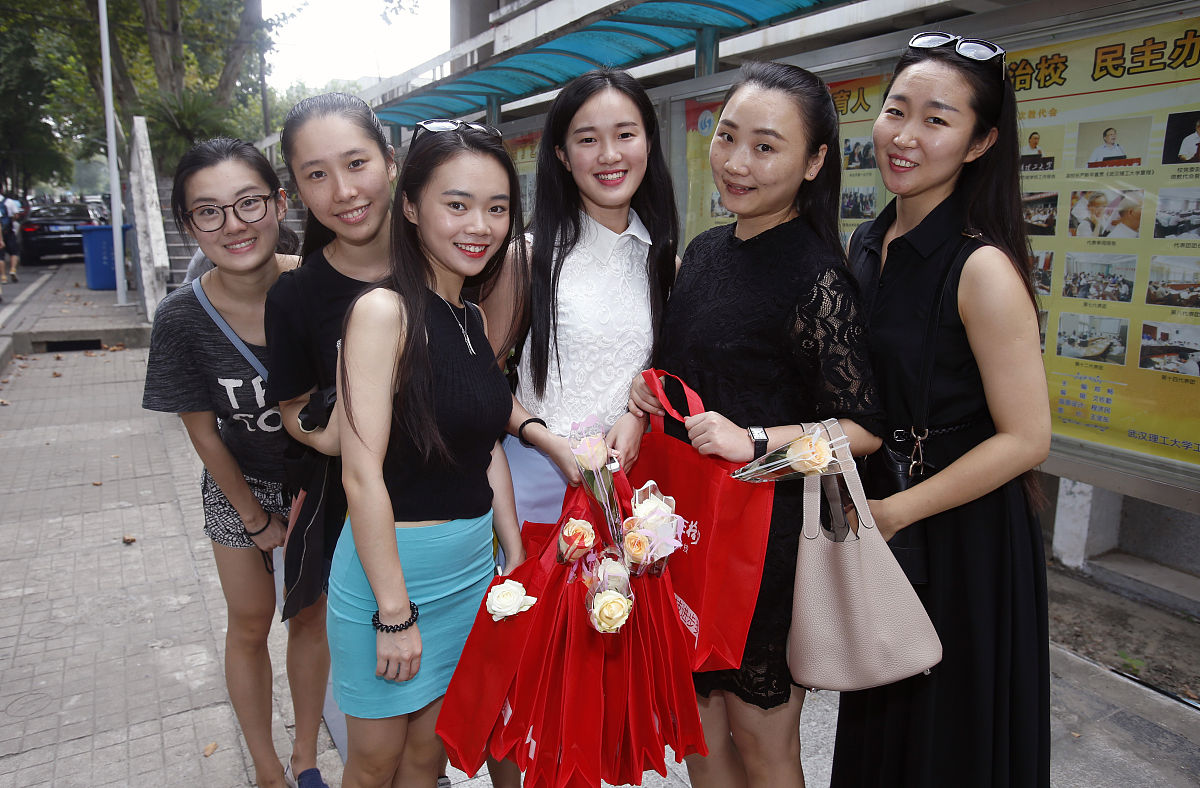 重庆市女子职业高级中学美容美发专业：课程设置、就业前景、如何选择