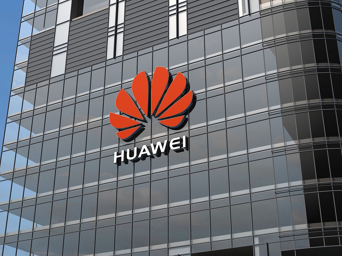 华为说：要拖着中国往前走！如今，该中国拖着华为了