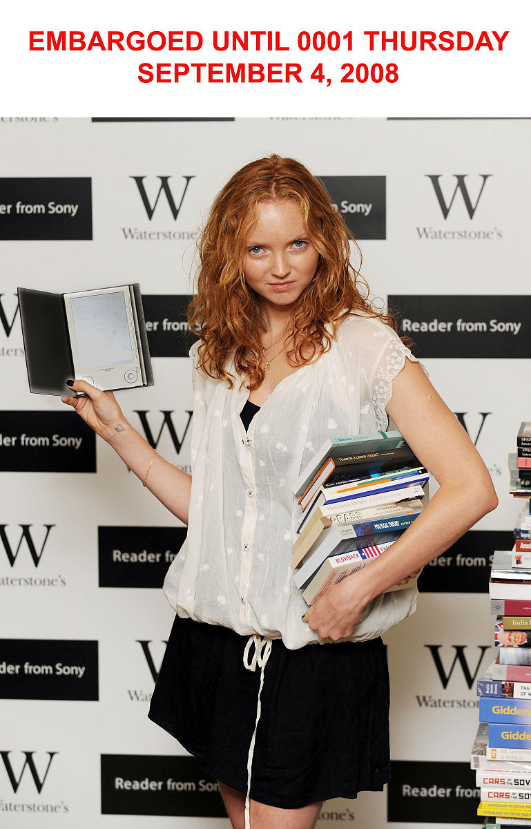 Joanna Russ mainly produces ____and deals with feminist issues