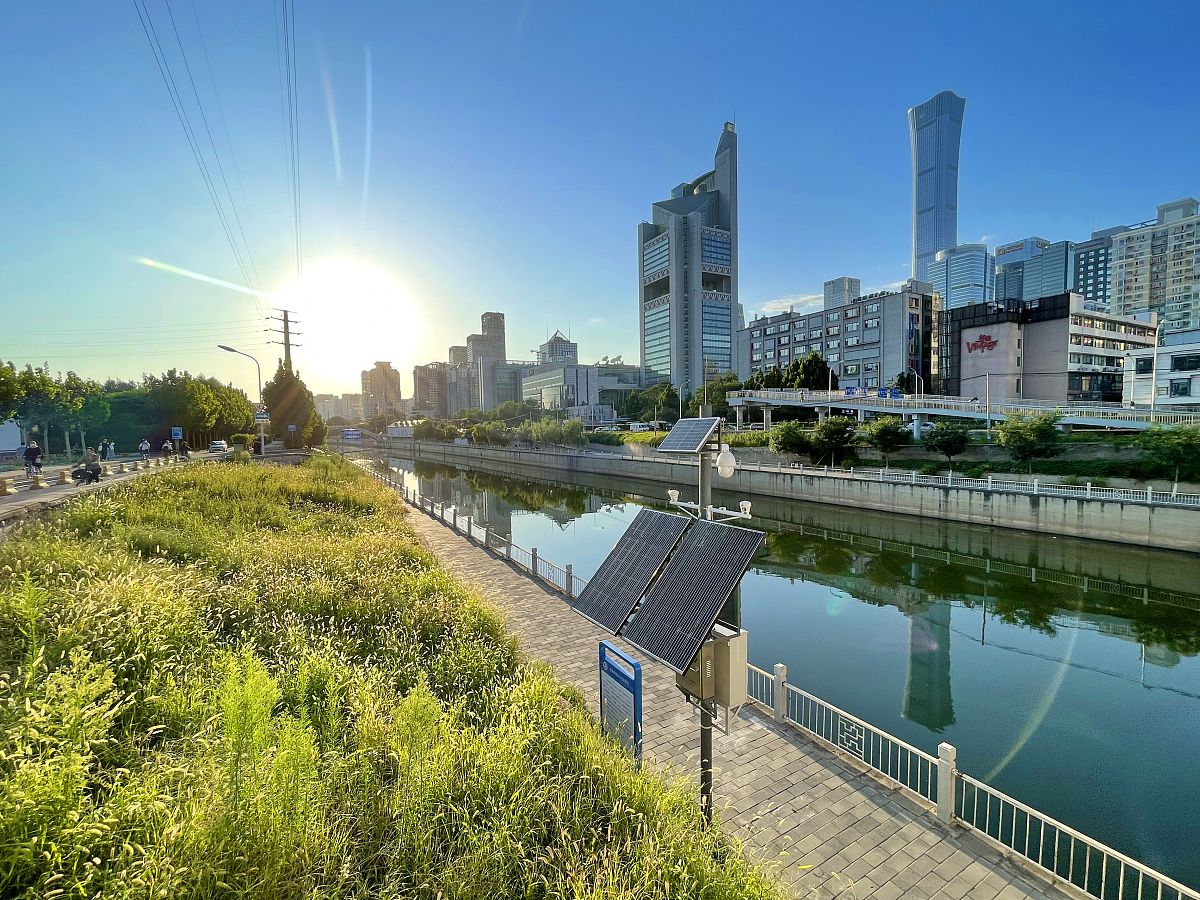 2021年8月27日,北京,智能化水文监测系统.