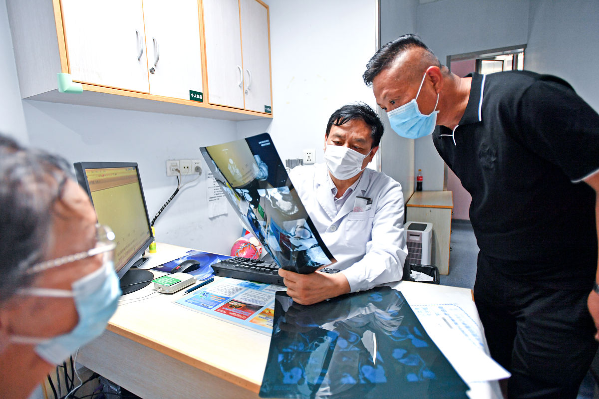 提升白内障科室医生的接诊和手术能力：迫切需求和关键要素