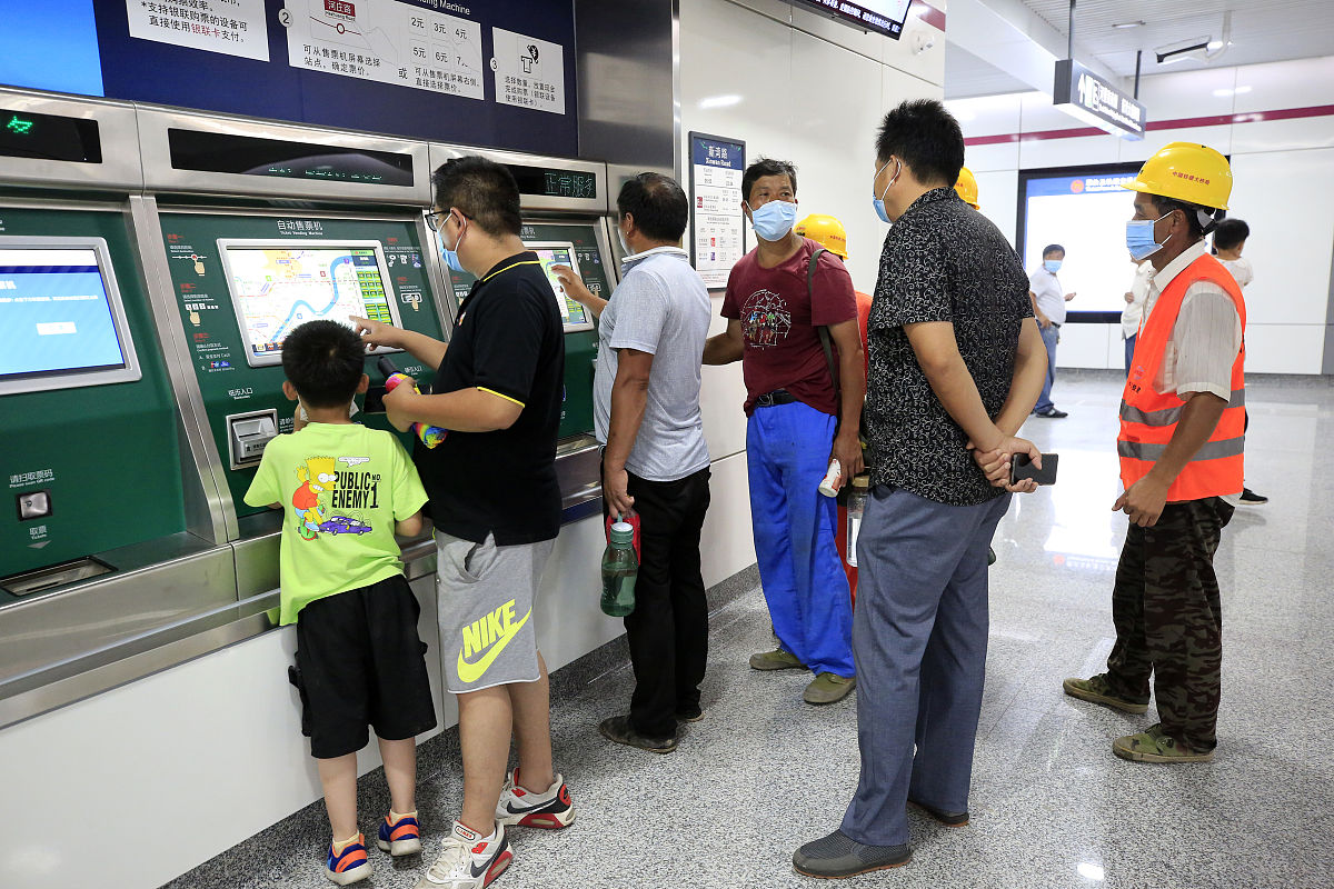 我在做针对杭州地铁湘湖站及周边设施使用感受的的社会调查请帮我完成调查对象、调查范围、样本容量、调查内容及调查方法内容详细一点