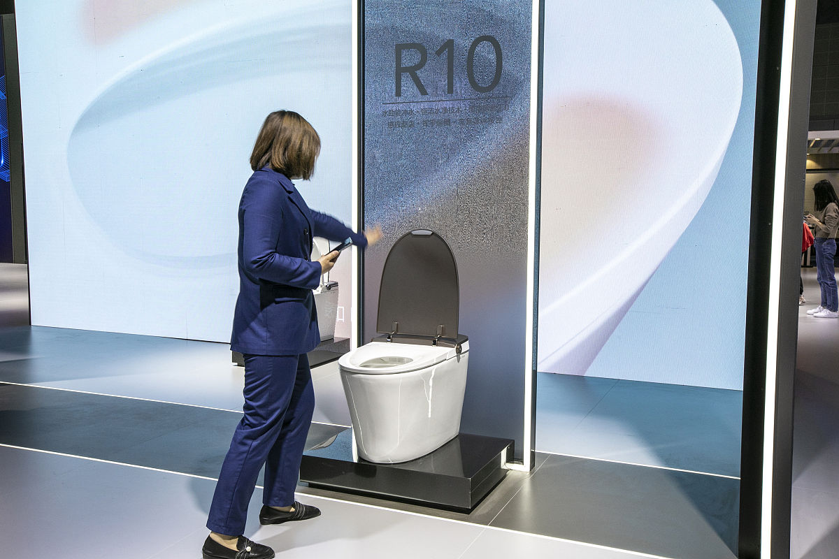 箭牌、美标、九牧、帝王、恒洁等卫浴品牌海报设计视觉支撑分析