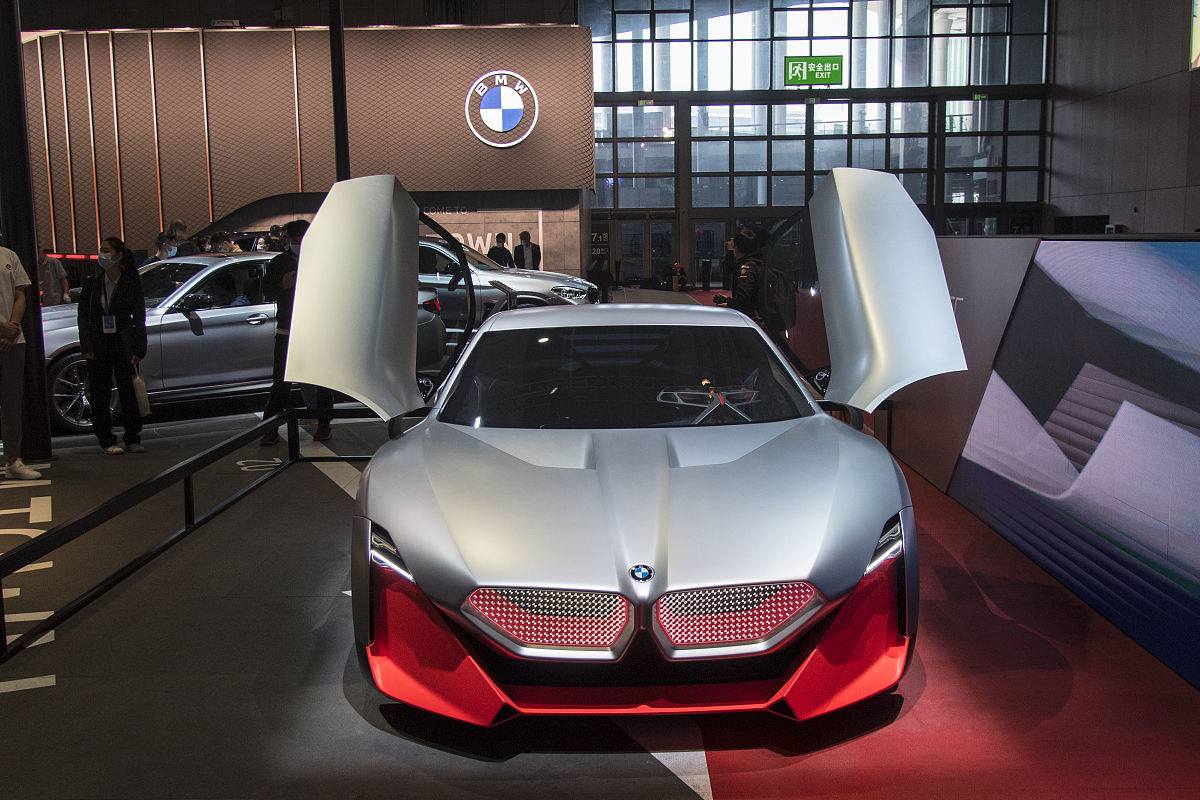 2021年4月19日,上海车展,宝马汽车展台bmw vision m next概念车.