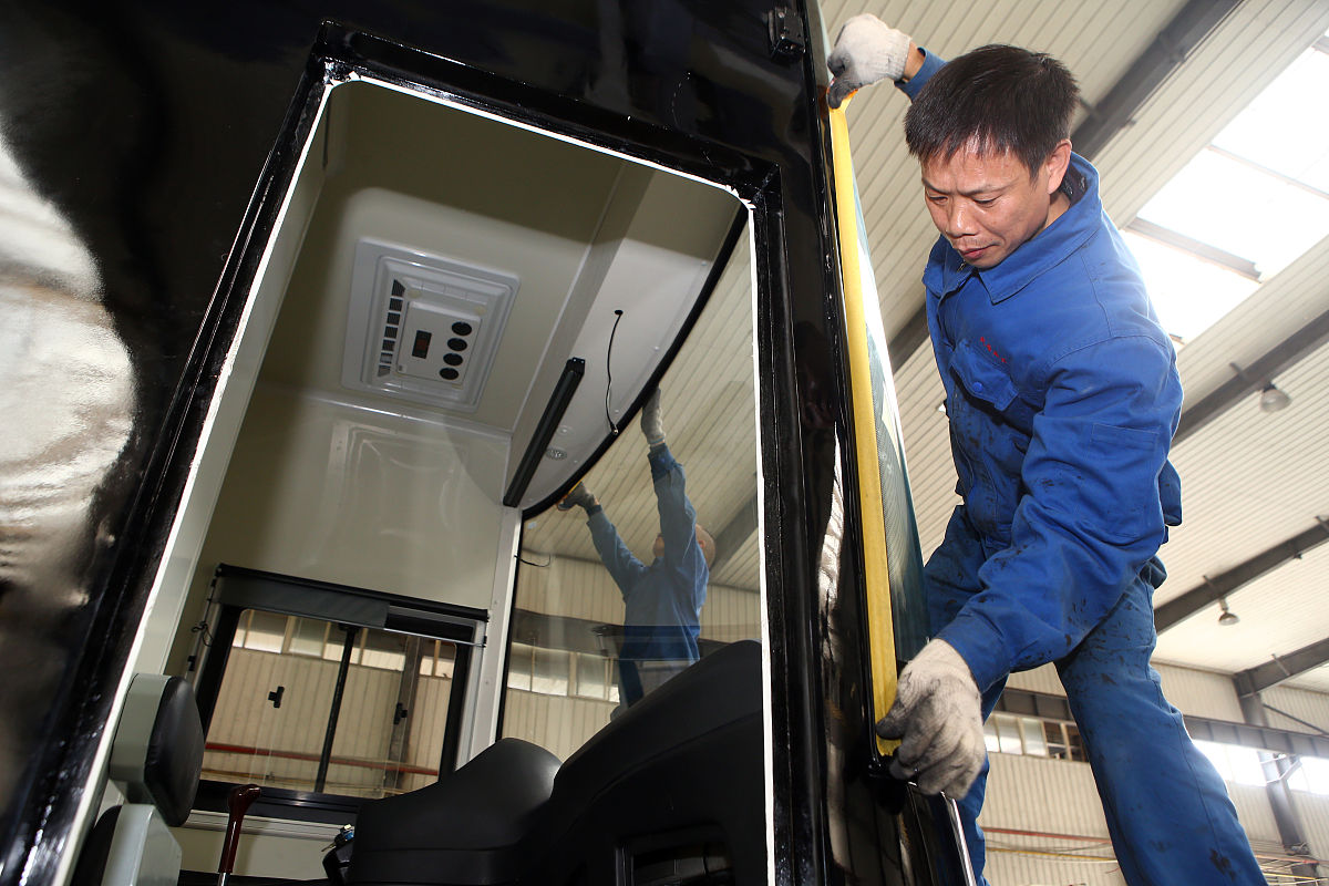 湖北机电一体化技术(电梯安装维修)就业前景及招生条件