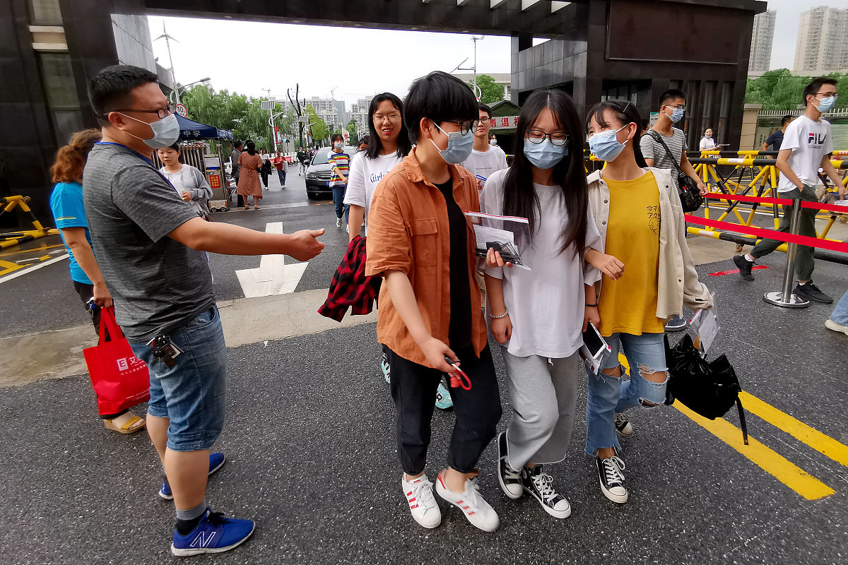 武汉2021年100分能上航空服务学校吗
