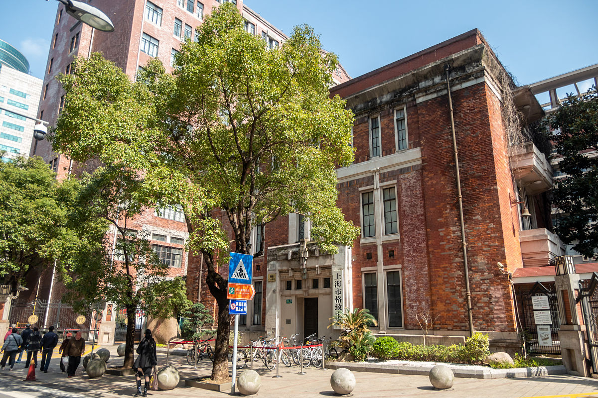 2021年3月2日,上海,黄浦区广西北路上的格致中学.
