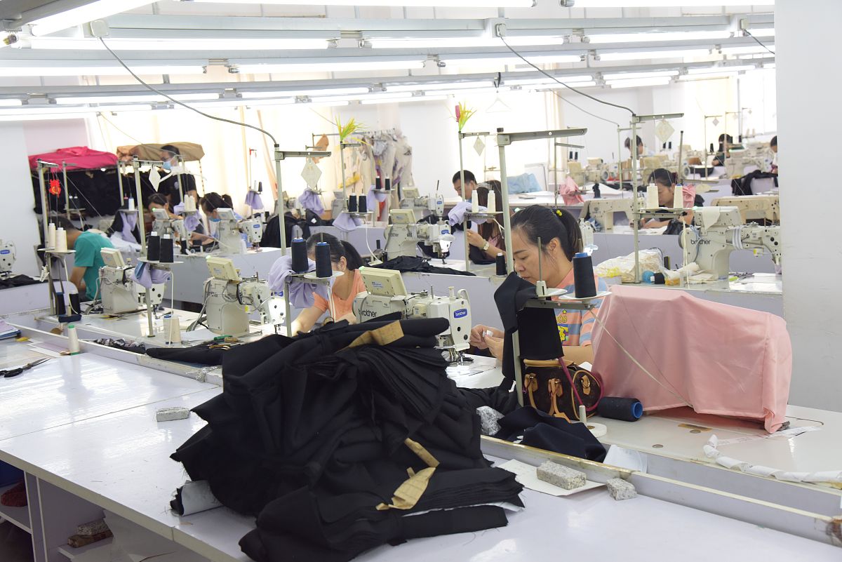 四川省蓬溪县中等职业技术学校服装制作与生产管理专业的发展前景