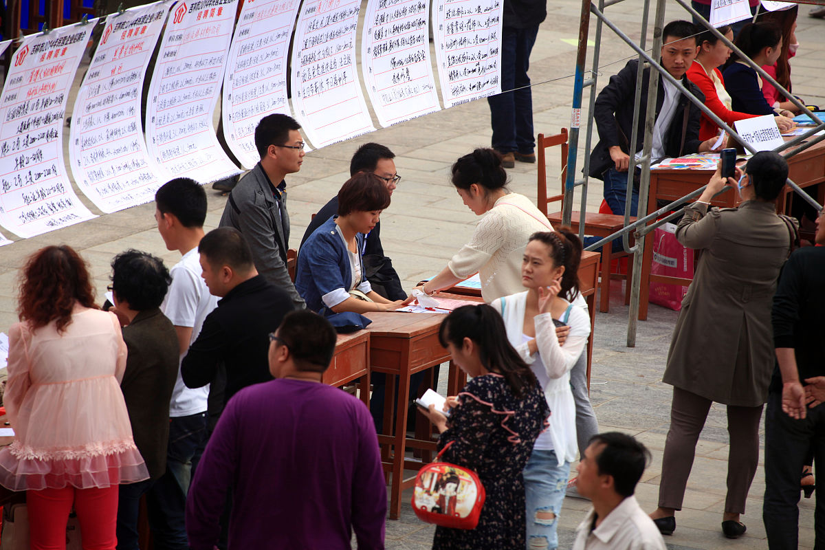 重庆铁路工程学校优惠政策：资助、奖学金、就业创业扶持