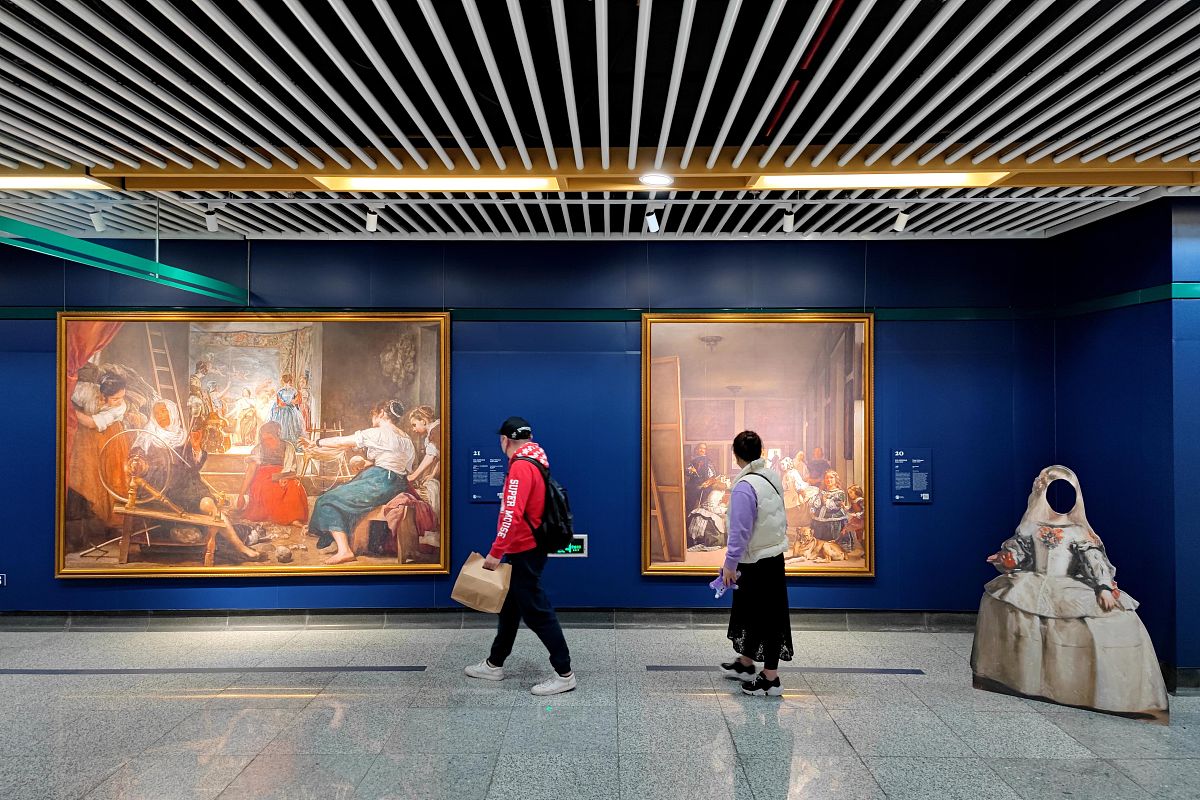 ✨ 周杰伦：从音乐天王到艺术策展人，一场华丽转身的视觉盛宴！🎨