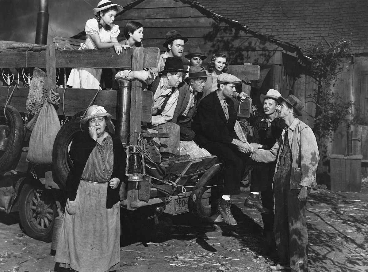 美国的工业化和现代化发展起步较晚为了赶超欧洲列强第二次世界大战时期吸纳了、、、等一大批世界顶尖的科学家加速了世界科学中心向美国转移。