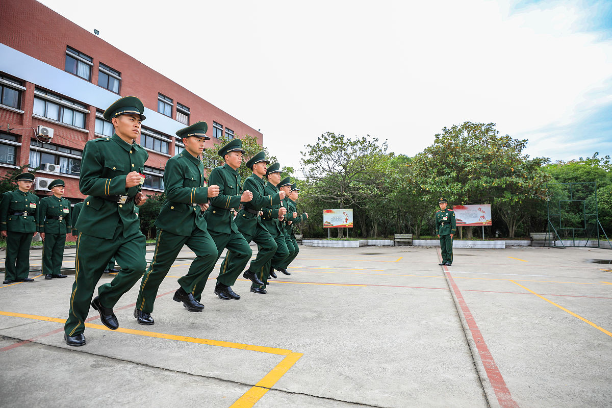 重庆铁路学校：校园'纠察队'，靓丽风景线