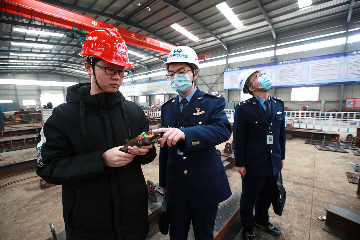 2021年1月27日,浙江省舟山市市场监督管理局金塘分局工作人员在宁波舟