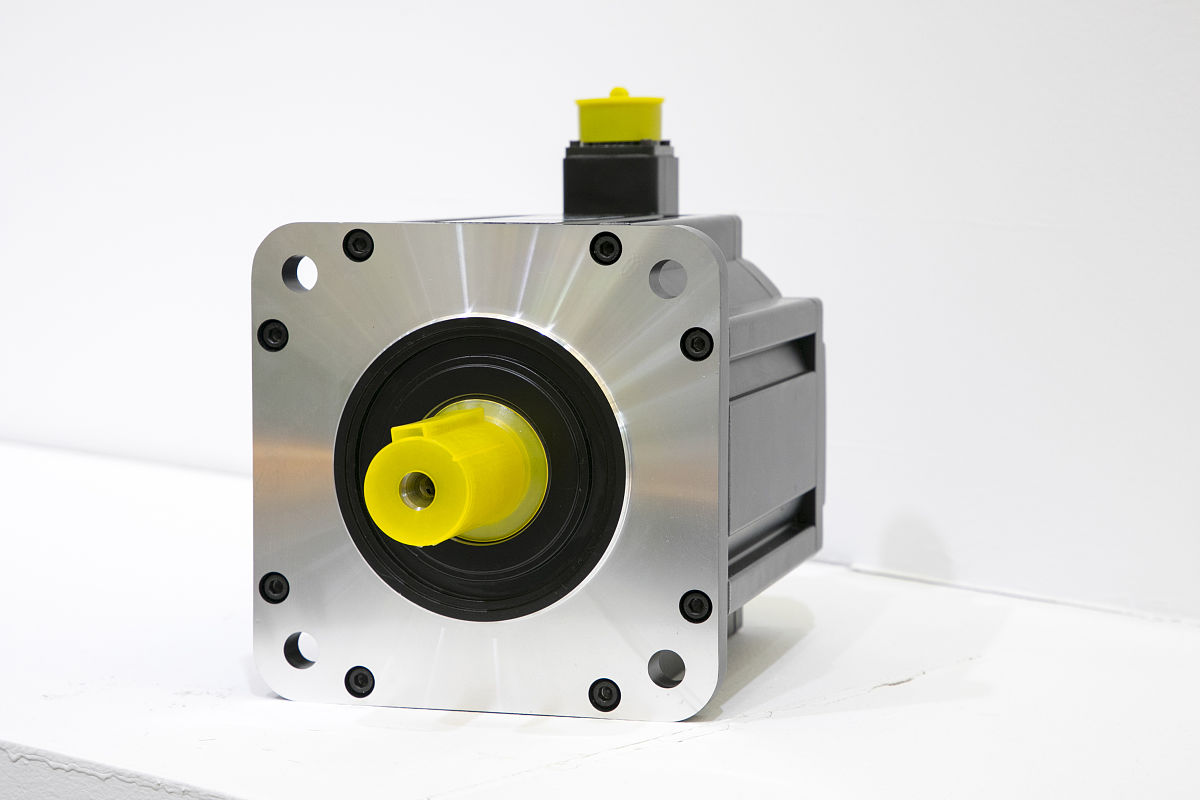 负载0.2吨电缸如何选择伺服电机？