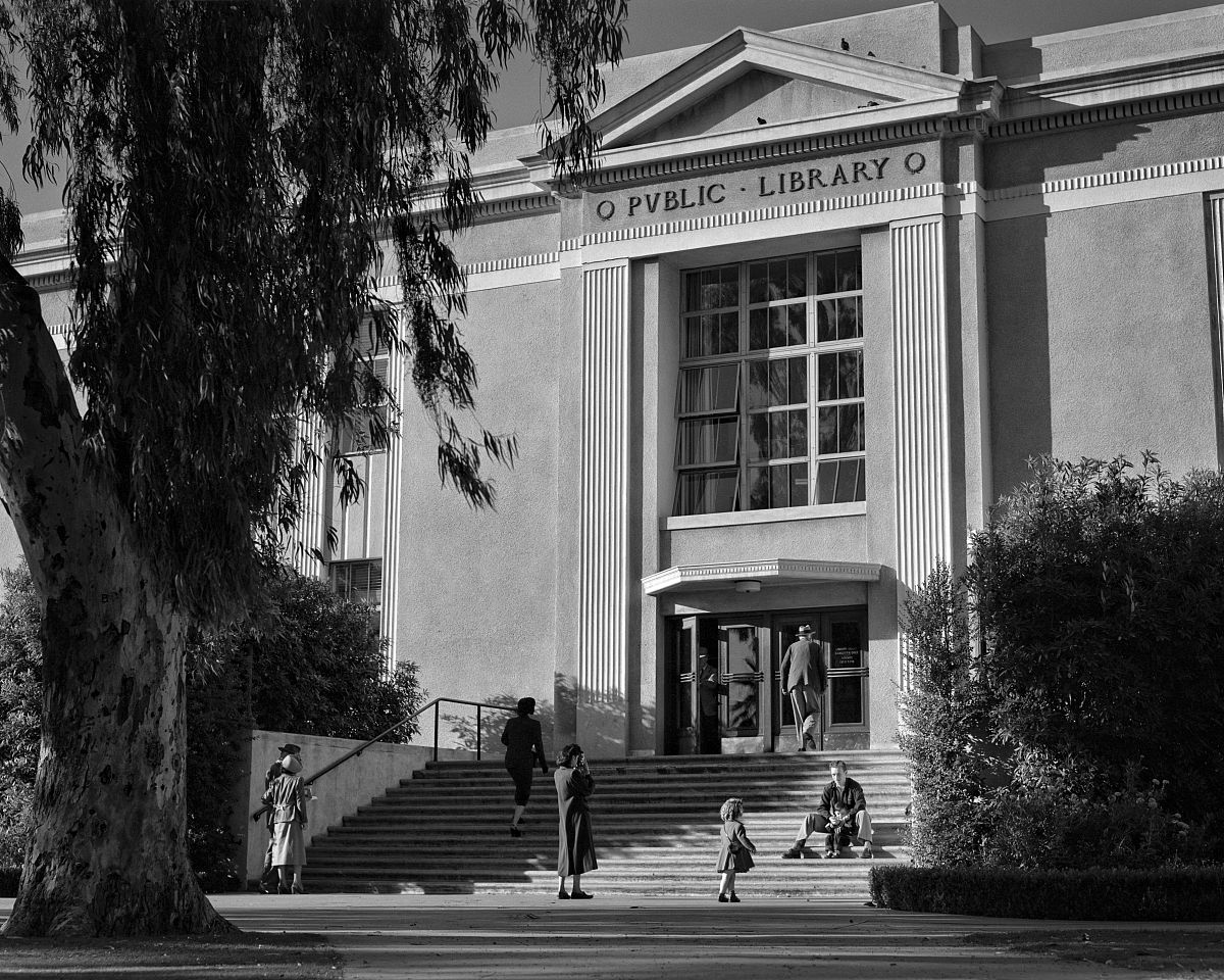 中国驻葡萄牙使领馆原尚春堂领事 不少于250字帮我描述