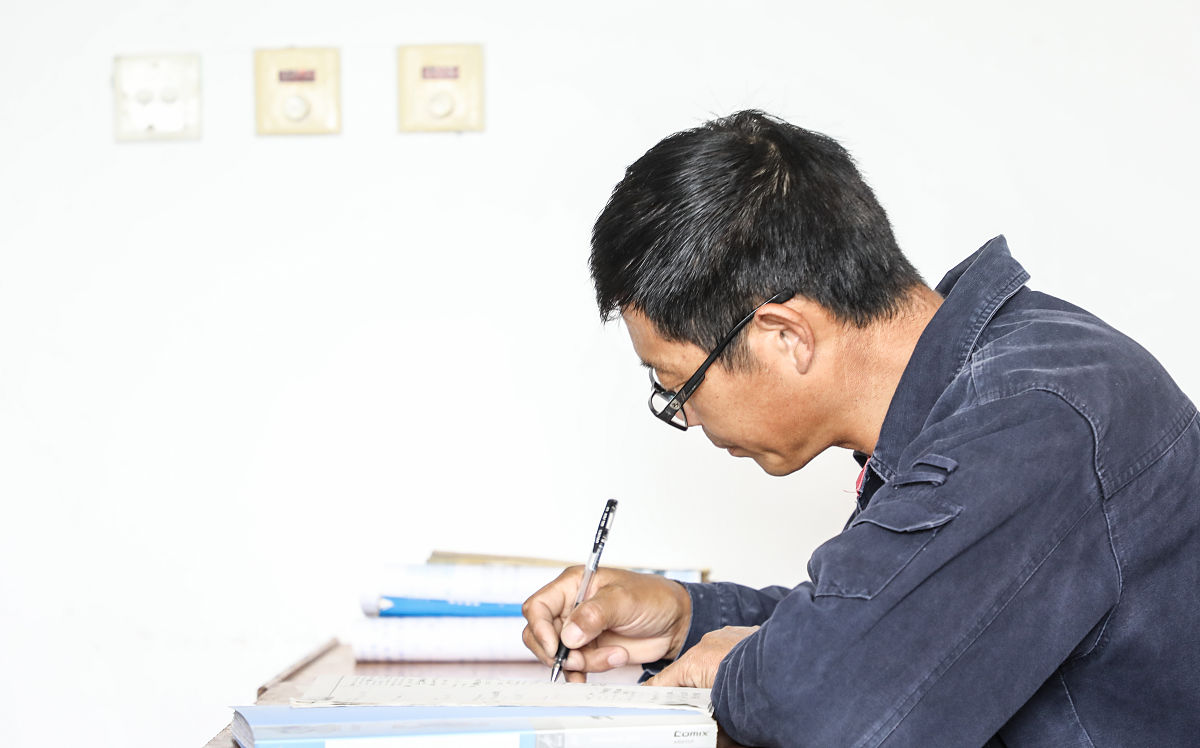 高中数学学习秘诀：从基础到思维训练，掌握高效学习方法