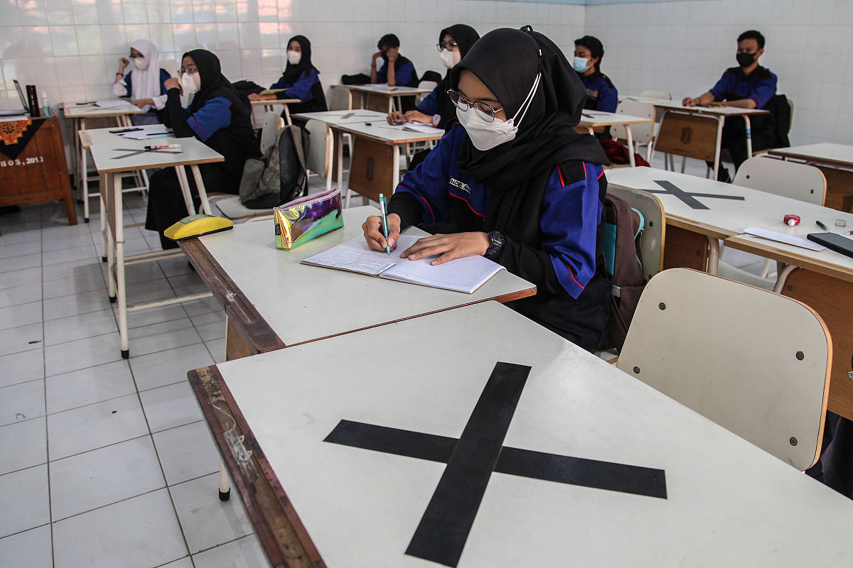 人教版小学英语教材分析论文 - 深入解读教学目标、内容、方法和评价