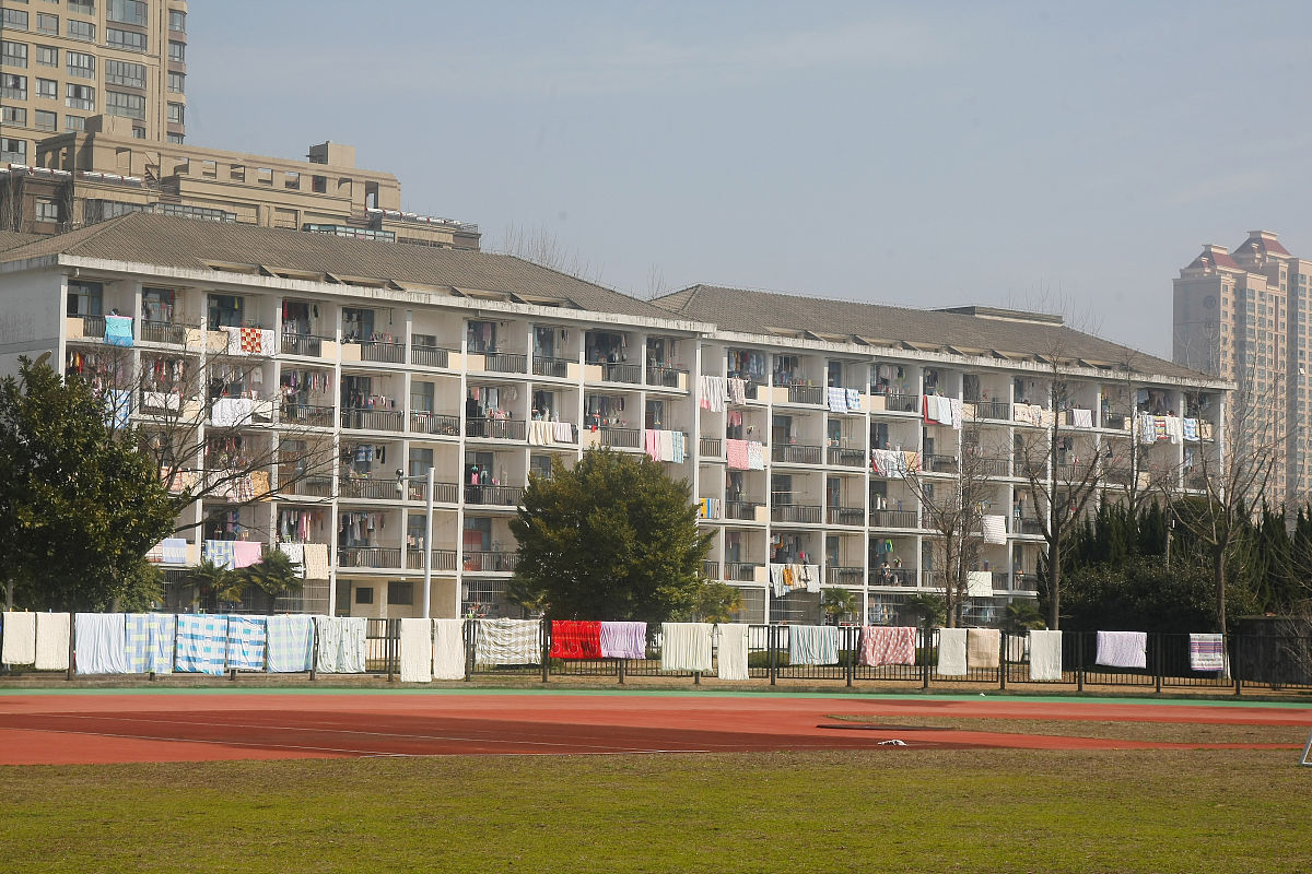 重庆五里店职业中学是民办学校还是公办学校？
