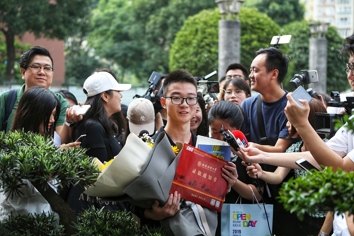 初中成绩不理想可以报读成都护理专业学校吗