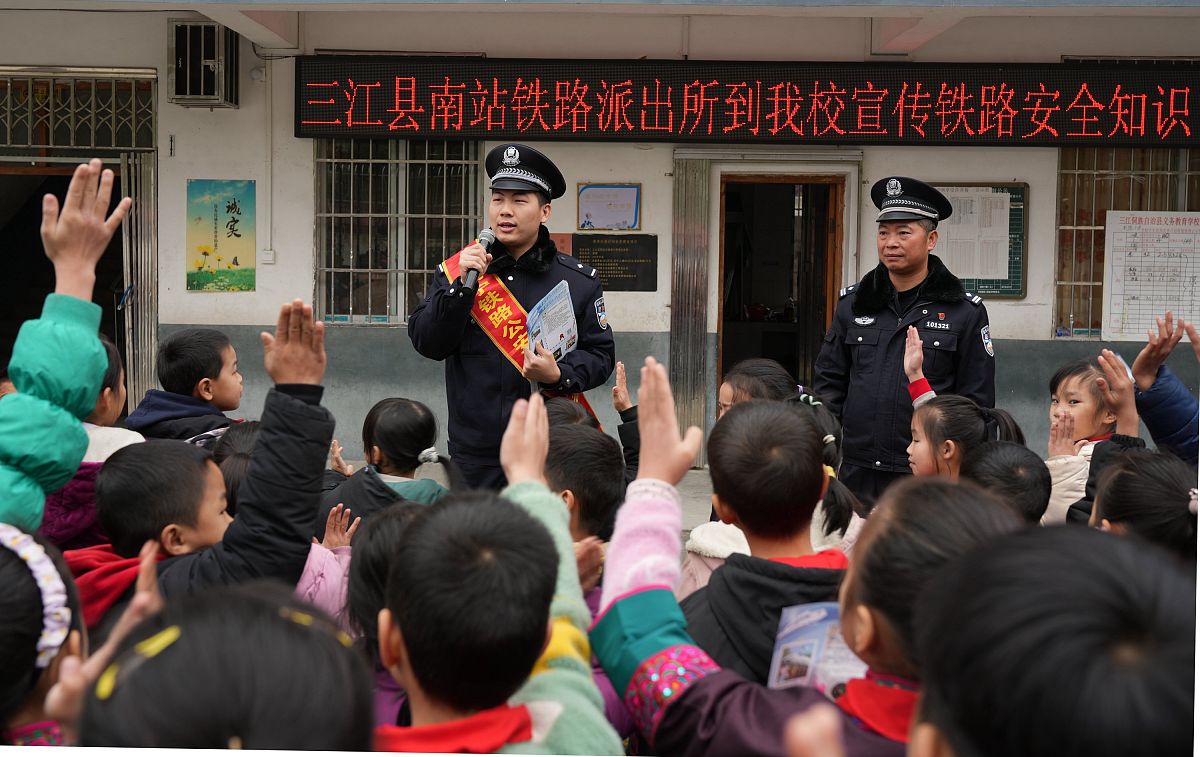 四川高铁学校的管理怎么样？安全吗？