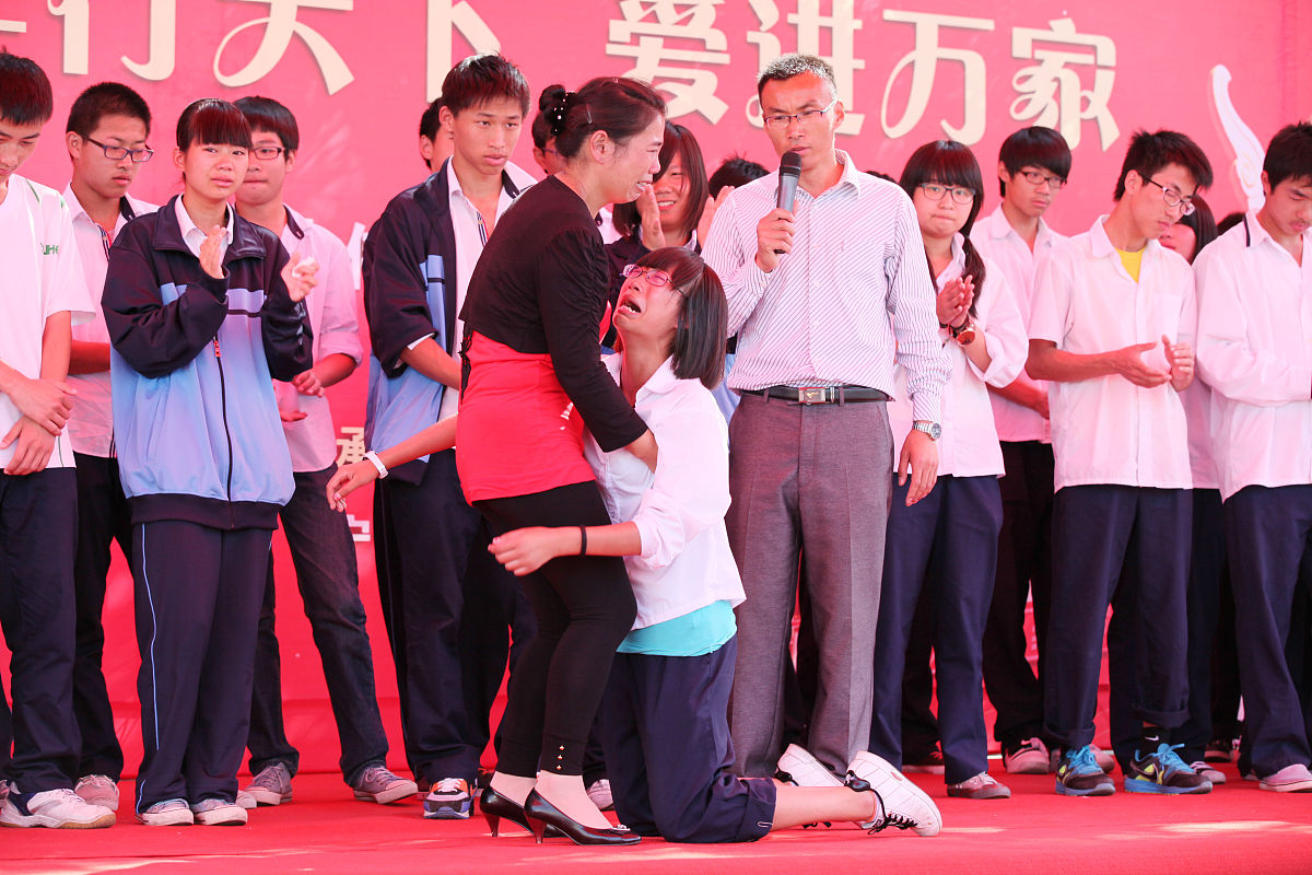感恩学校，共建美好未来：演讲比赛精彩内容