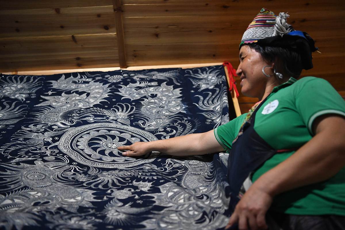 老妇女是褒义词吗