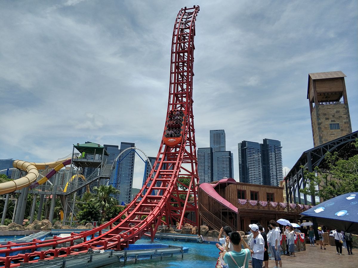 深圳欢乐谷：精彩无限，欢乐无限！