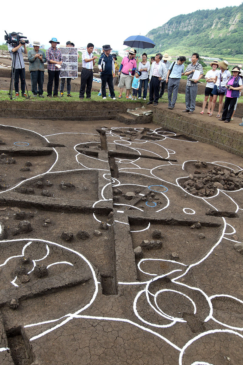 当地时间2012年7月25日,韩半岛最古新石器时代遗址--高山里先史遗址(