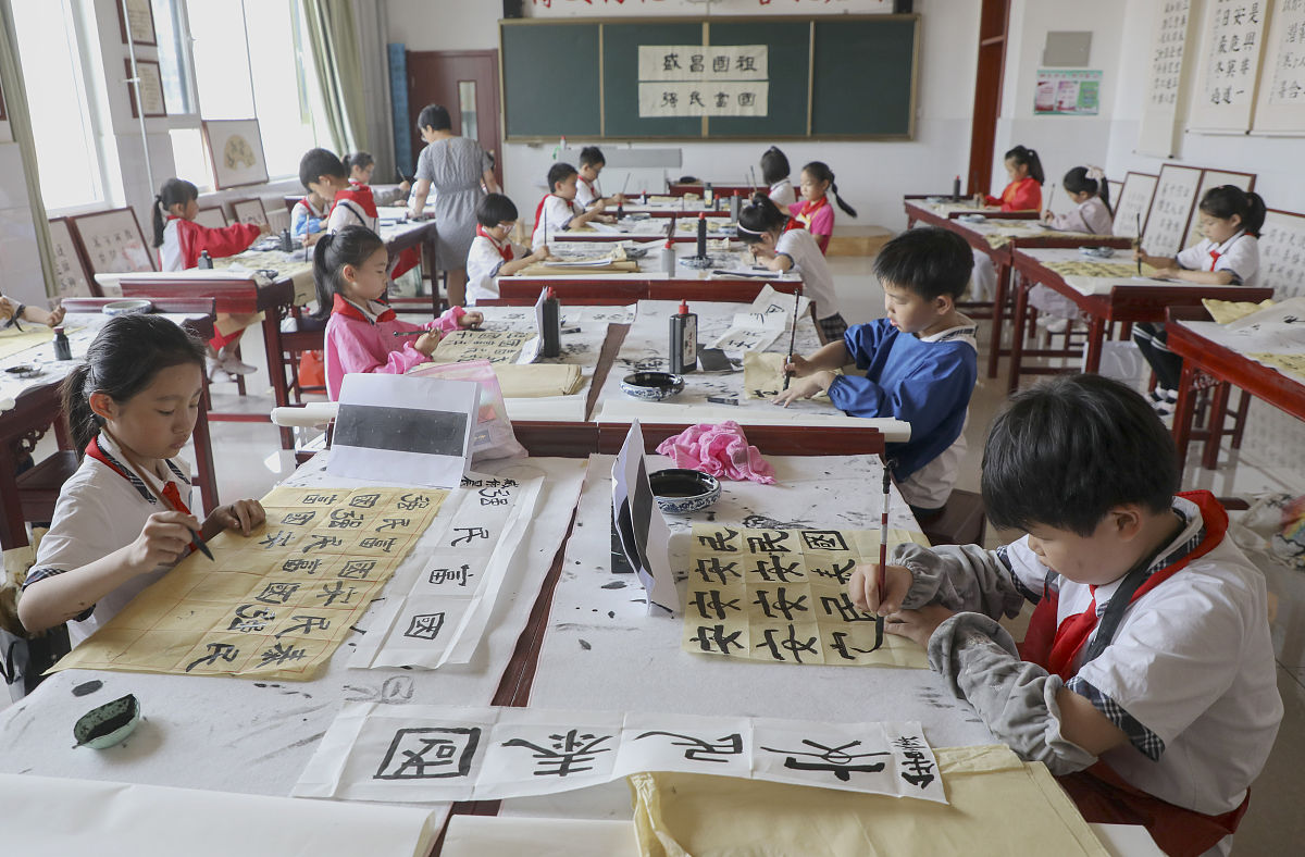 厦门靠书法走初中有出路吗 就业方向有哪些