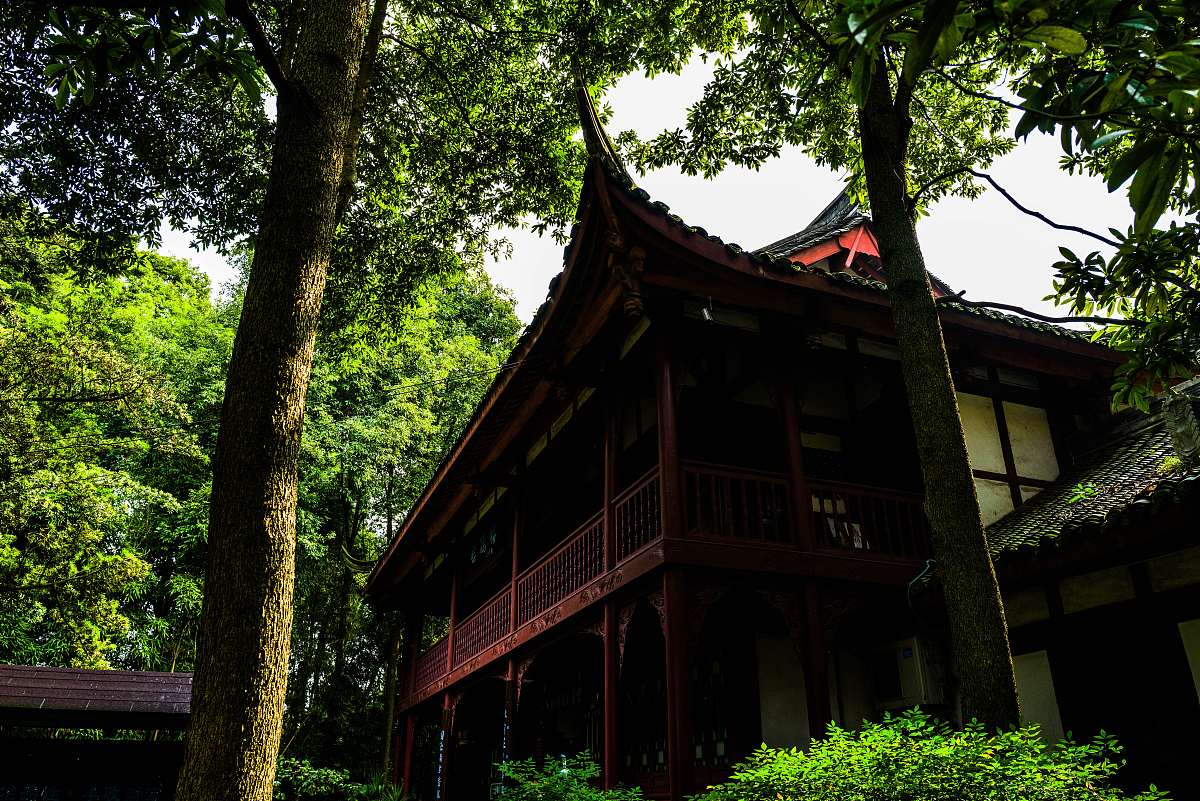 成都信息技术学校位置在哪儿？详细地址及交通指南