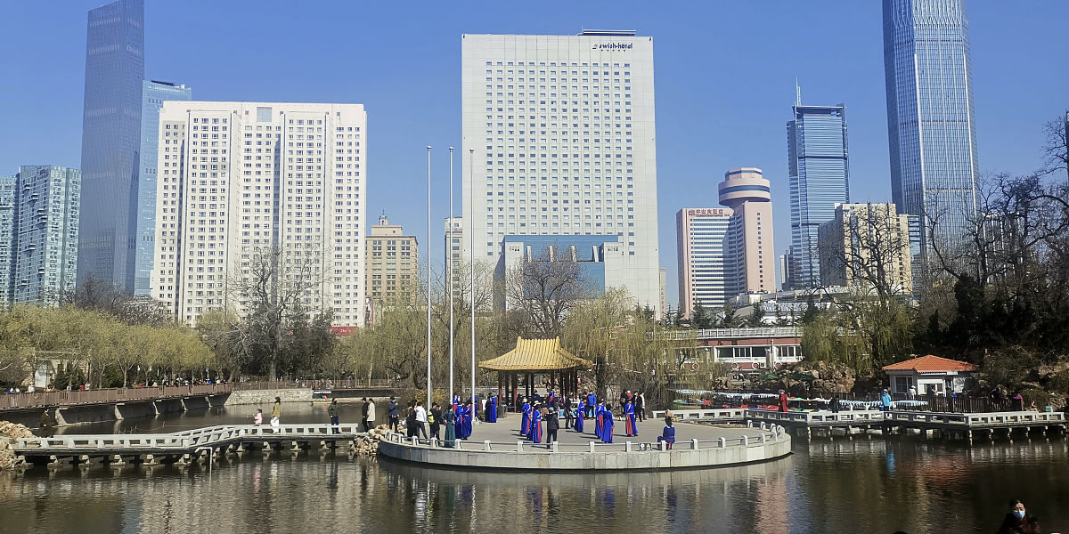 大连市民必看！官方求助热线电话公布，解决您的燃眉之急