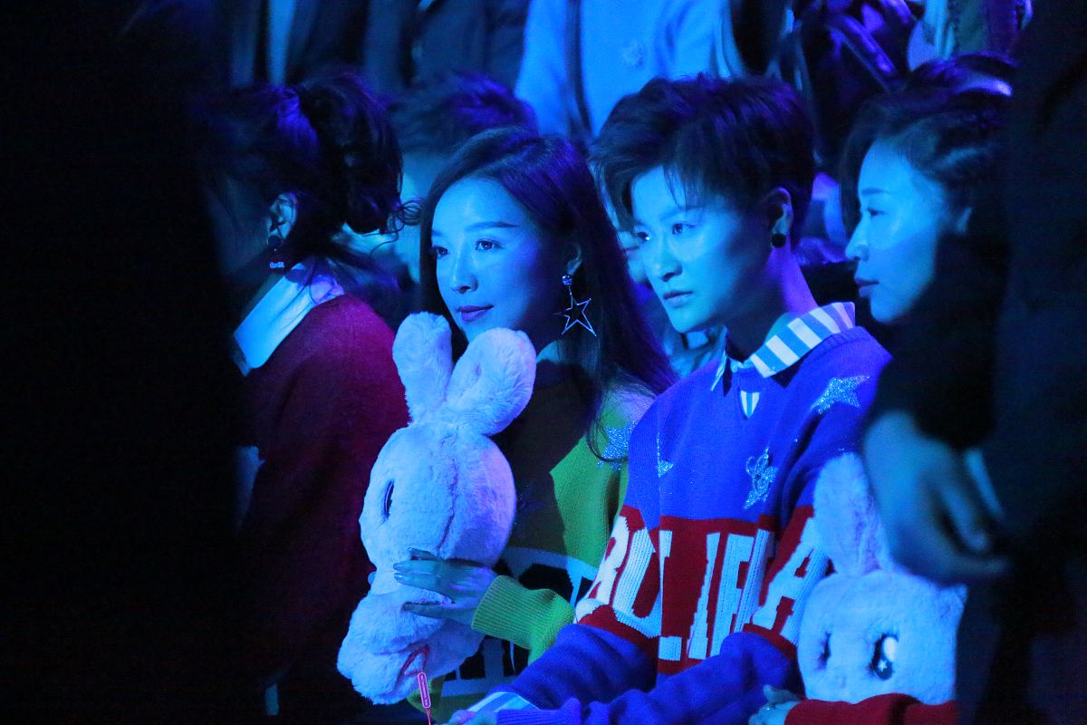 请给出20个正能量的四字的网名